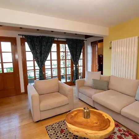 Rina Deluxe And Villa