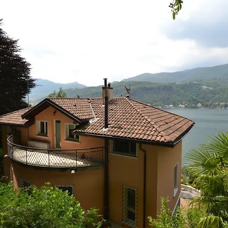 Villa Rina Deluxe And *