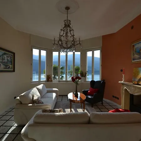 Rina Deluxe And * Porto Ceresio